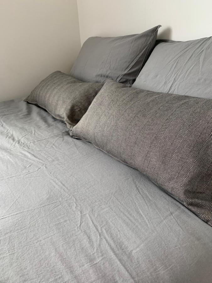 R&J Guesthouse Ro0M 格林达维克 外观 照片