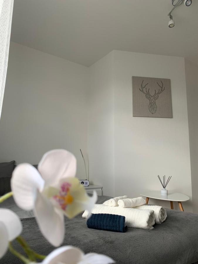 R&J Guesthouse Ro0M 格林达维克 外观 照片
